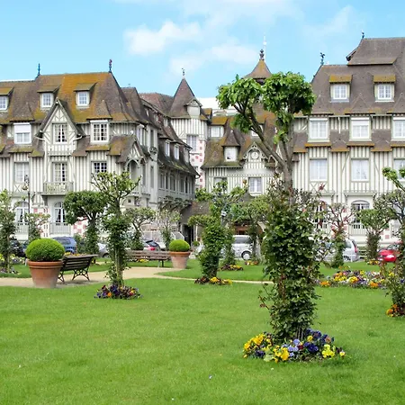 Castel Guermante-2 By Interhome * דוביל